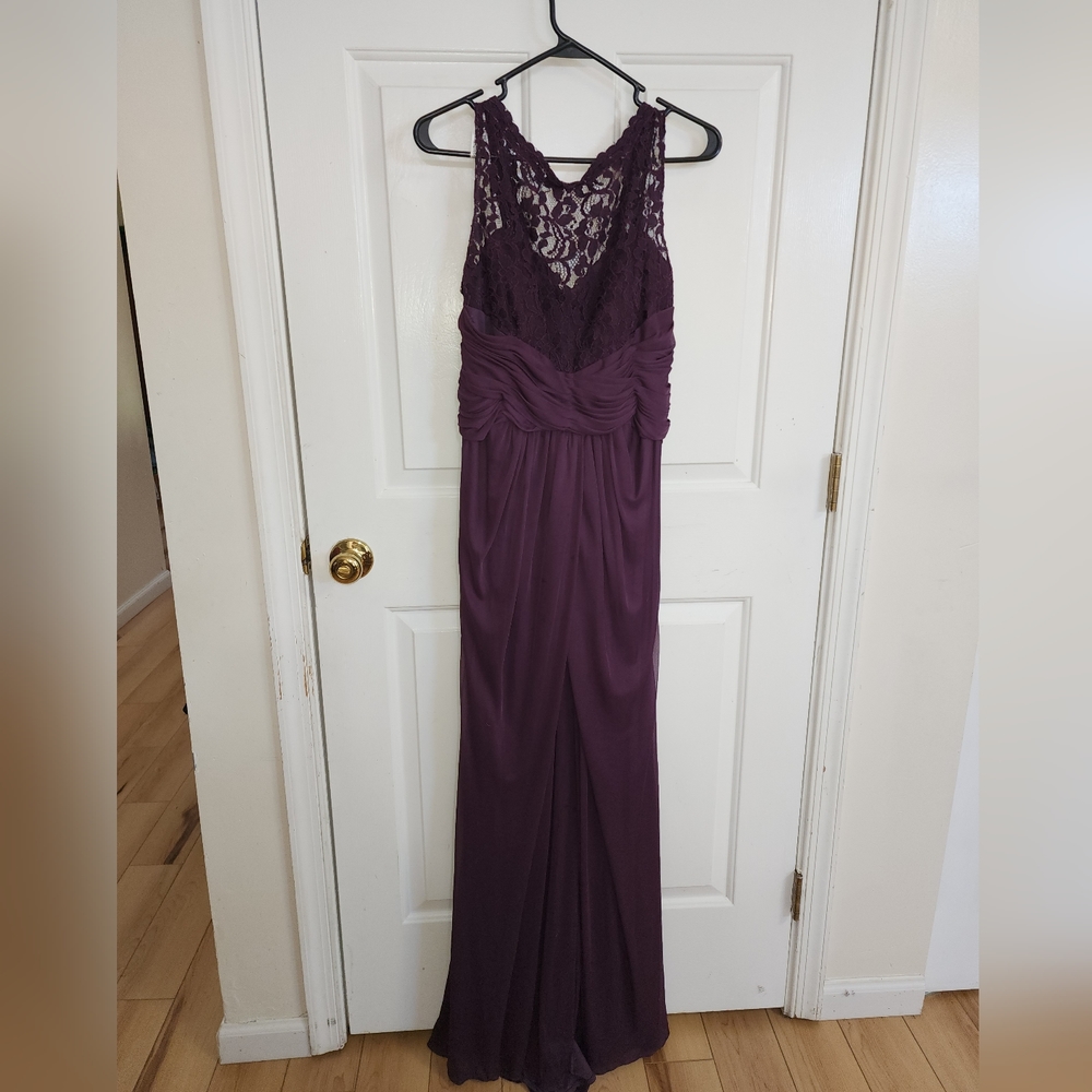 David's Bridal Bridesmaid sleeveless long dress with corded lace size 14 in plum
